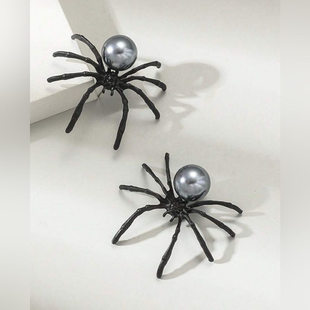 Black Spider Earrings S1001
